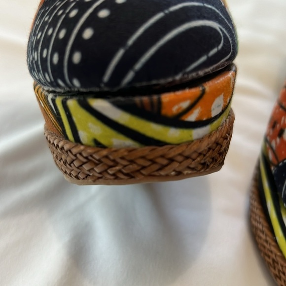 ALDO Multicolor African Ankara Print Canvas Wedges - Picture 10 of 11